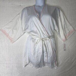 Lilac and London robe with belt size L white pink lace trim Mrs. bridal robe